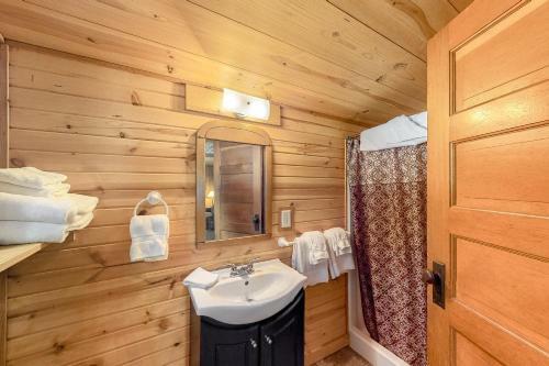 Cedaroma Cabin 5