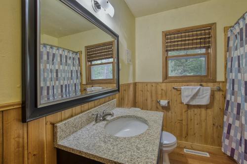 Cedaroma Farm House 9