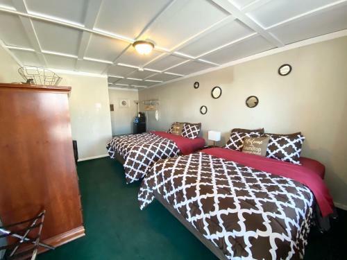 Hotel Roundtop Mountain Vista - Cabins And Motel