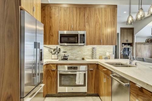 Squaw Luxury Condo In The Village