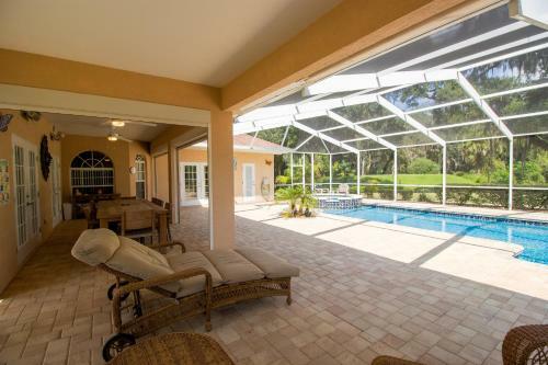 Villa Eagle Home