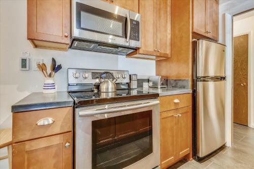 Squaw Peak Condo By The Village