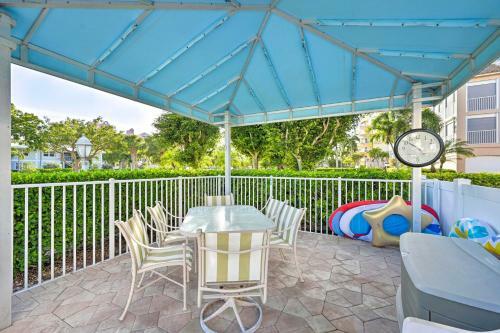 Apartamento Island Oasis With Pool Access, Steps To Beach!