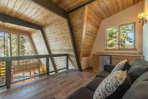 Midnight By Avantstay - Remodeled Alpine Meadows A-frame