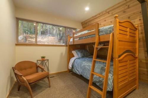 Midnight By Avantstay - Remodeled Alpine Meadows A-frame