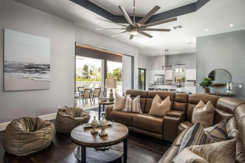 Brand New Home On Mendel Walk To Beach