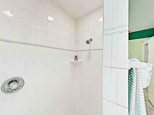 New Listing! Chic Beach Haven With Pool, Near Beach Home