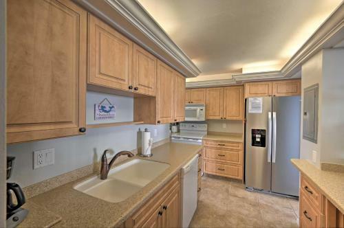 Apartamento Coastal Condo With Pool Access, Steps To Beach!