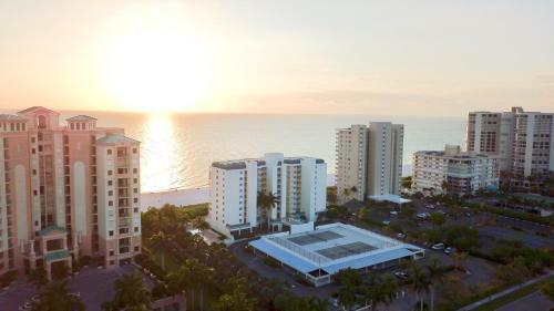 Renovated Beachfront Penthouse Unit!! Views! Views! Views!
