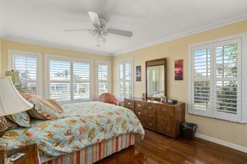 120 South Seas Ct