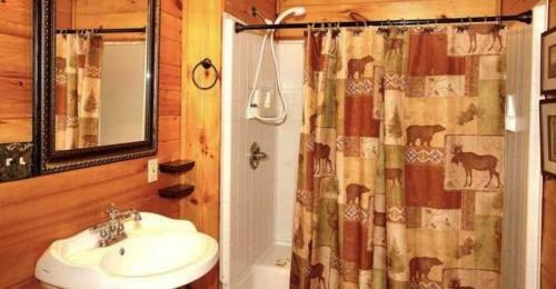 Enchanted Cottage - 1 Bedrooms, 1 Baths, Sleeps 2 Cabin
