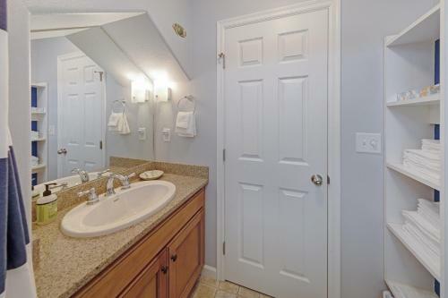 3 Bed 2 Bath Vacation Home In Newport