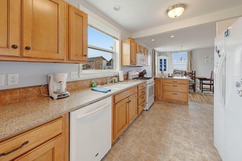 3 Bed 2 Bath Vacation Home In Newport