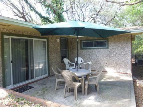 Very Nice Cottage By Jekyll Realty