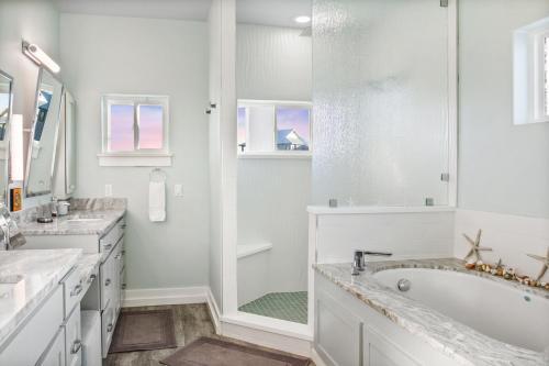 Gulf-view New-build With Pool & On-site Beach Access Home