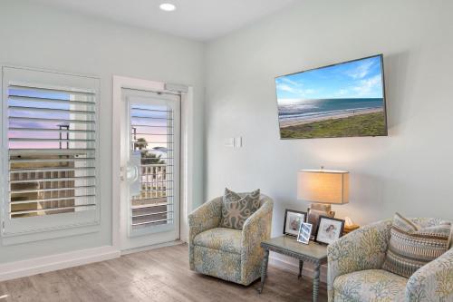 Gulf-view New-build With Pool & On-site Beach Access Home