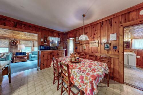Otis Cottages