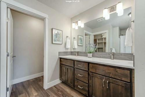 103 Broken Pine By Casago Mccall - Donerightmanagement