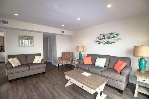 637 New Haven - Two Bedroom Villa