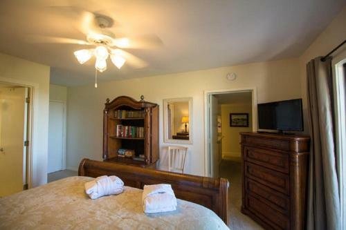411 Capt. John Fripp II - Three Bedroom Villa