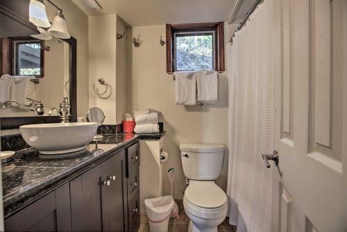 Cozy Hillside Hideaway In Wintergreen Resort!