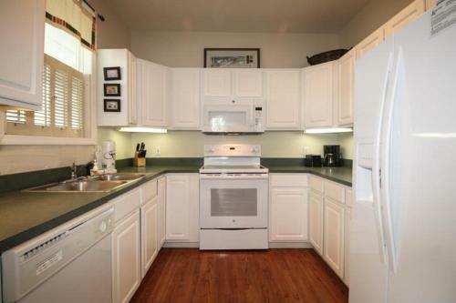 18 Veranda Beach - Three Bedroom House