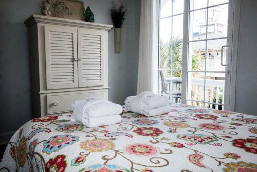 27 Quarterdeck - Three Bedroom House