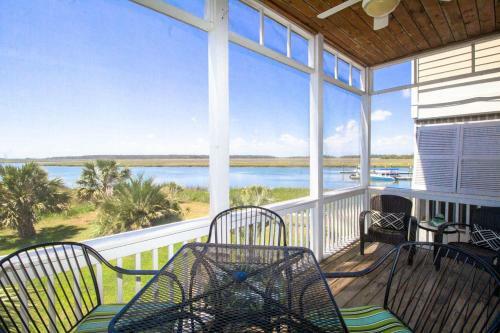 27 Quarterdeck - Three Bedroom House