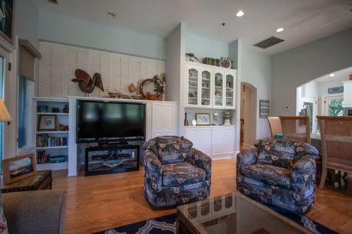 756 Marlin Drive - Five Bedroom House