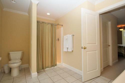 389 Wahoo Drive - Six Bedroom House