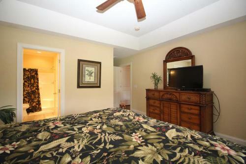 389 Wahoo Drive - Six Bedroom House