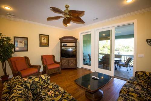 389 Wahoo Drive - Six Bedroom House