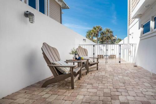 Pelican Paradise Unit B 179 Pelican Circle