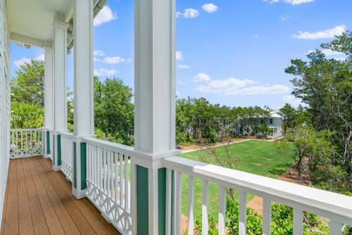 6 Bedrooms- Backs Up To Park, Steps To The Beach!