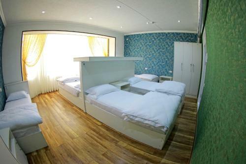 Manija Hostel