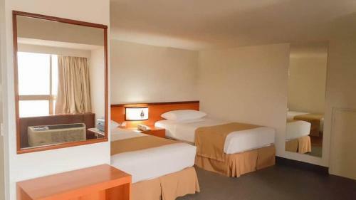 Hotel Cristina Suites