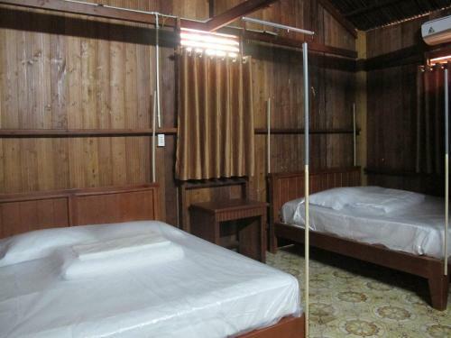 Hotel X�m D?a N??c