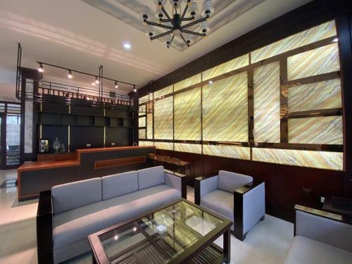 Amy-dongdo Plaza Hotel