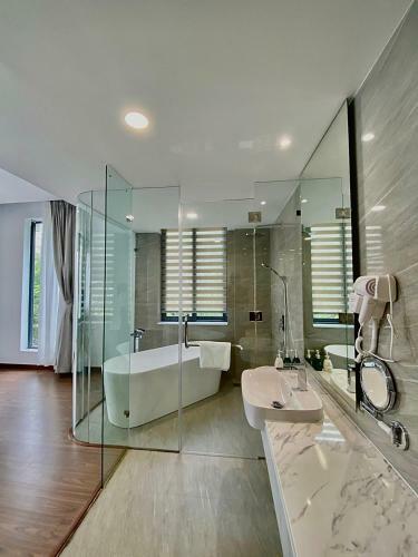 Mansion Park Hotel & Apartment