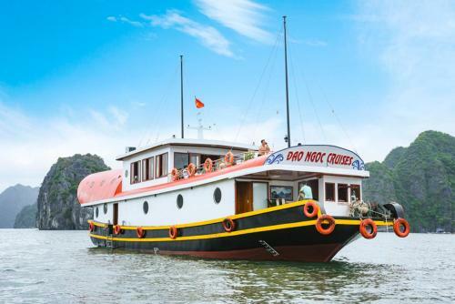 Cat Ba Gem Cruises