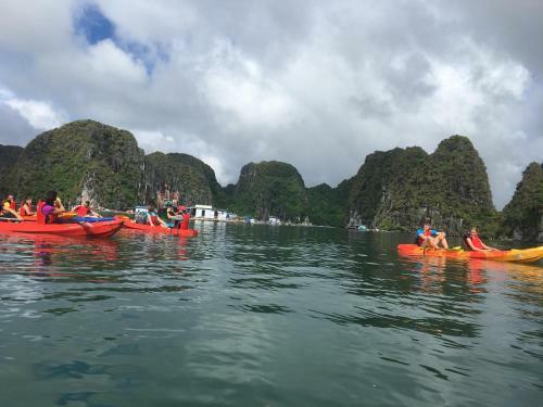 Cat Ba Gem Cruises