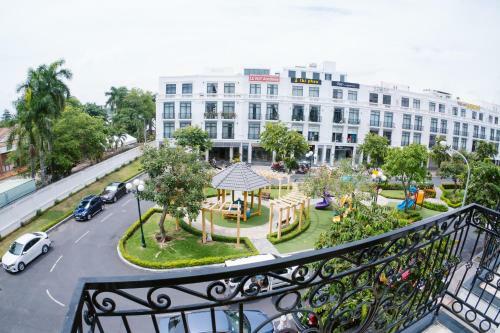 Hotel Luxhome - Vinhome Apartments