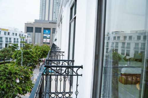 Hotel Luxhome - Vinhome Apartments