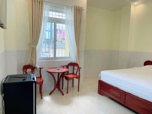 Hotel Kh�ch S?n Long H�