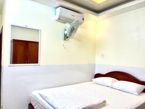 Hotel Kh�ch S?n Long H�