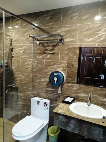 Ho�ng Gia Hotel C�n ??o