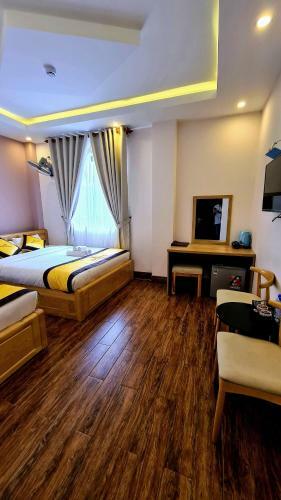 Ho�ng Gia Hotel C�n ??o