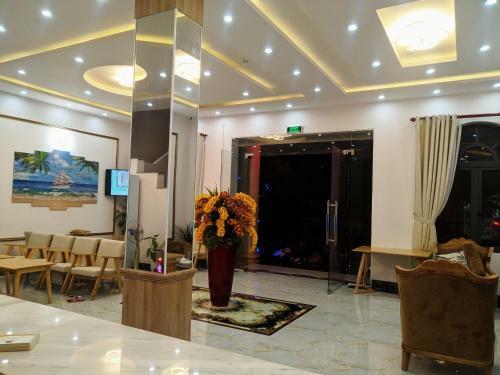 Ho�ng Gia Hotel C�n ??o