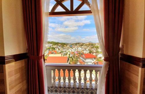Dinh Loan Hotel