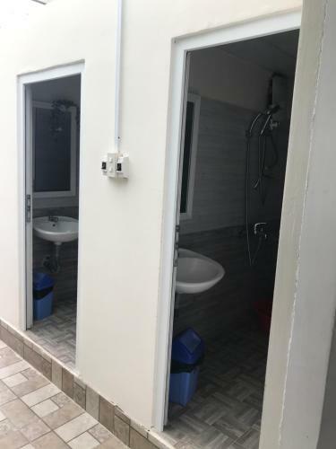 Hotel H� Linh